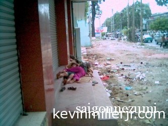 Poor Vietnamese in Saigon (2006)