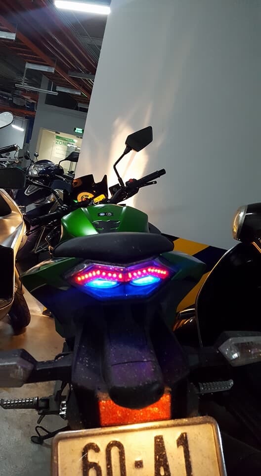 2017 green Kawasaki Z300 in Saigon 
