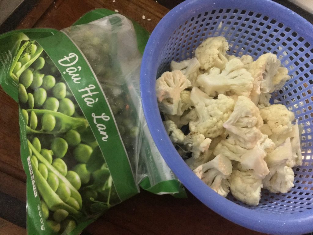 Peas and cauliflower - Japanese Vegetarian Curry
