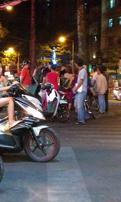 Vietnamese girl slapped in front of police in Saigon