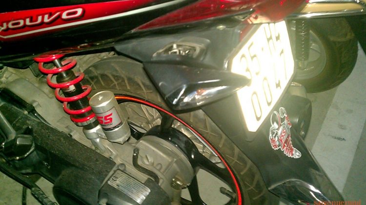 My Damaged Left Rear Taillight - Yamaha Nouvo LX
